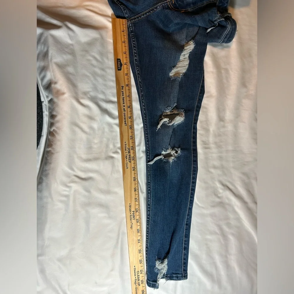 Hollister Ripped Curvy Mid-Rise Super Skinny Jeans - Dark Blue - Size 13S 31/26 - Picture 9 of 10